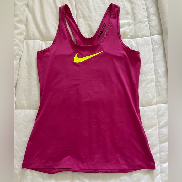 Nike Tops - Pre-owned Nike workout raceback top women size Medium